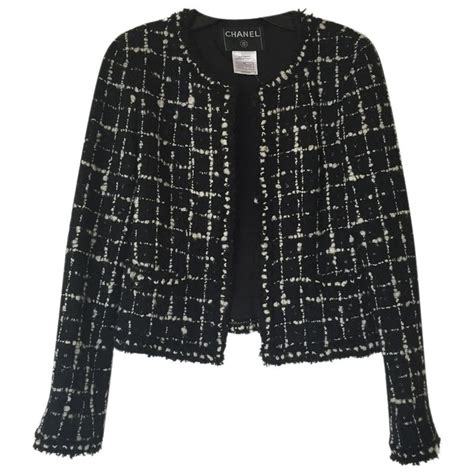 gilet tipo chanel|Chanel tweed jacket.